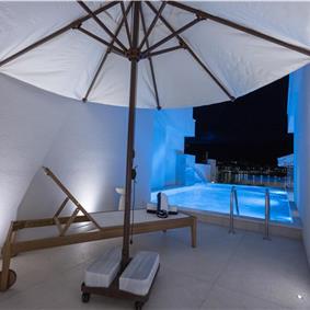 Selection of 5 bedroom seafront villas with heated pool on Ciovo near Trogir, sleeps 10